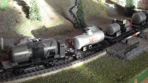 Les voil, les authentiques et merveilleux wagons de marchandises europens du temps jadis; une ambiance hlas  tout jamais disparue !