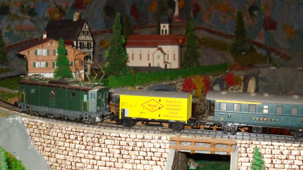 La petite dernire de ROXY est arrive, la fameuse Ae 3/5 No 10217 !