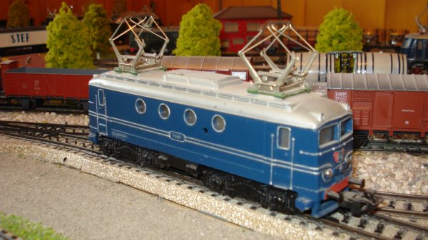 Et que la ronde des anciennes locomotives "Mrklin Srie 800" commence (premire partie)