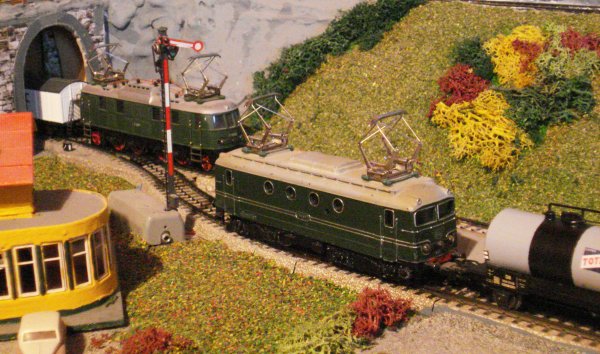 Et que la ronde des anciennes locomotives "Mrklin Srie 800" commence (premire partie)