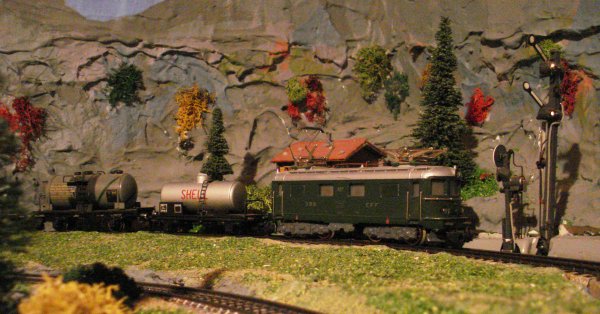 On continue avec la trilogie des locomotives suisses + la E 6302 brune de la DB (explication dans le chapitre d'introduction "Les preuves de ce Mrklin...")