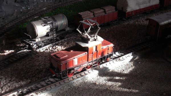 On continue avec la trilogie des locomotives suisses + la E 6302 brune de la DB (explication dans le chapitre d'introduction "Les preuves de ce Mrklin...")