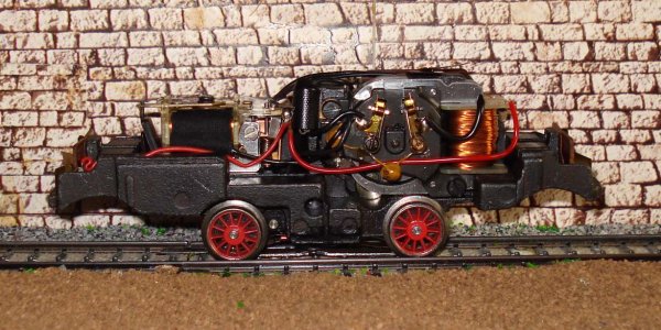 Quelques vues de l'impressionnante technologie lectromcanique de Mrklin (jusque vers les annes 1970 et demeure encore ingale au XXI me sicle), tout particulirement au niveau de sa robustesse et de sa fiabilit  toutes preuves !