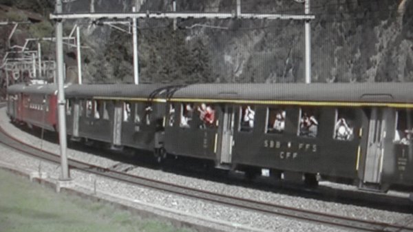 Trois photographies relles et quatre photographies modles - Comparez les ambiances au niveau de ces voitures lgres CFF (SBB-Leichtstahlwagen) !