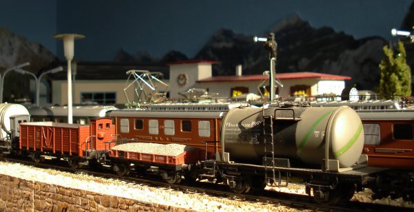 Retrouverai-je de semblables ambiances lors de diverses expositions ferroviaires publiques ?    Permettez-moi d'en douter !   Fort heureusement, SBB et BLS-Historic ressuscitent les paradis perdus ! !