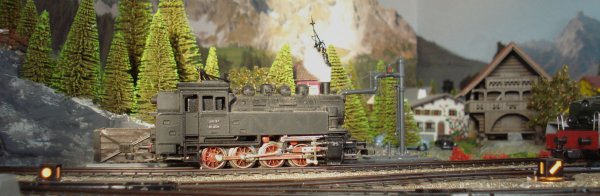 Qu'y a-t-il de plus saisissant, voire mme mlancolique, qu'un chemin de fer modle d'intrieur clair avec la lumire naturelle extrieure, tout particulirement avec celle du soir ?