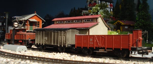 Qu'y a-t-il de plus beau et de plus authentique qu'un chemin de fer modle clair par la lumire naturelle ?