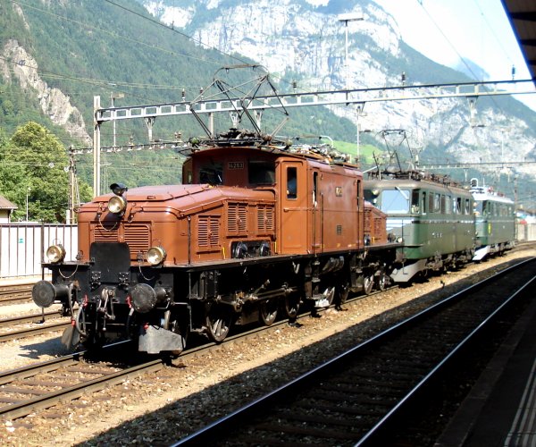 Erstfeld, le 06.06.2013 - 60 Ans Ae 6/6 11402 et nouvelle peinture Ae 6/6 11411... et bien videmment l'incontournable "Crocodile" !