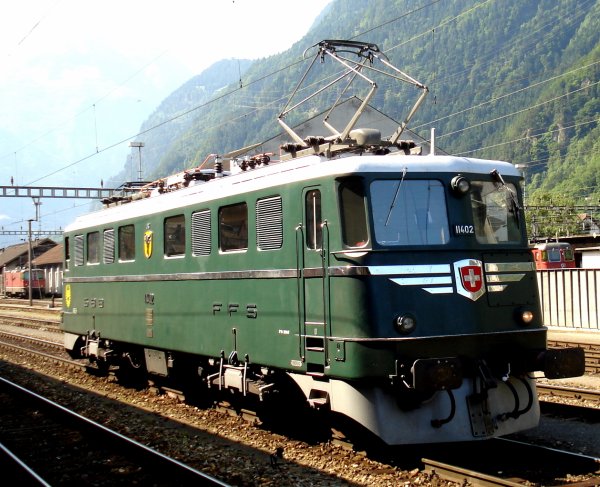 Erstfeld, le 06.06.2013 - 60 Ans Ae 6/6 11402 et nouvelle peinture Ae 6/6 11411... et bien videmment l'incontournable "Crocodile" !