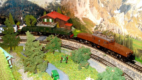 Authentiques "Ambiances Gothard" avec les Ce 6/8 III 3015 de Märklin / Authentische Gotthard-Stimmungen mit den Märklin-Ce 6/8 III 3015