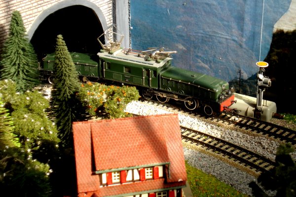 Règles de base, affichées dans l'ordre chronologique de la desservance des branchements et des signaux de gare et de la pleine voie, ainsi que relatives à l'importance de la présence du signal de queue sur les trains