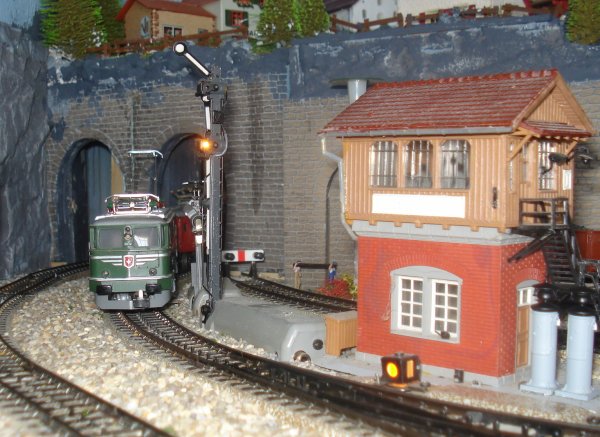 Les locomotives Ae 6/6 11414 (3050) de Märklin