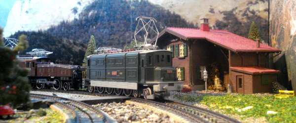 La maisonnette de garde-voie a enfin reu sa cloche "PLM"