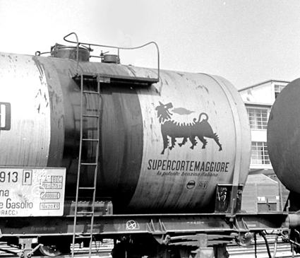 Voici les anciens wagons-citernes (et un couvert) italiens en images (wagons rels)