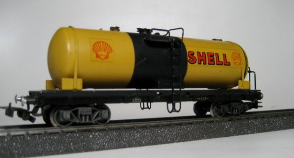 Wagon-citerne  4 essieux de RIVAROSSI et voie "M" MAERKLIN 3800-3900 + wagon plat  ranchers  4  essieux MAERKLIN