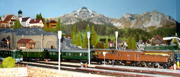 Le train de marchandises avec service voyageurs en images