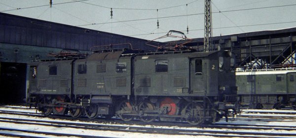 Merveilleux trains vieillis par la vie quotidienne