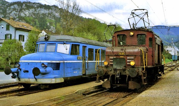Anciens vhicules-moteurs dans leur vie de tous les jours (premire partie) 