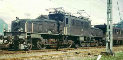 Anciens vhicules-moteurs dans leur vie de tous les jours (deuxime partie)