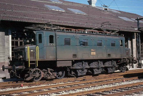 Anciens vhicules-moteurs dans leur vie de tous les jours (deuxime partie)