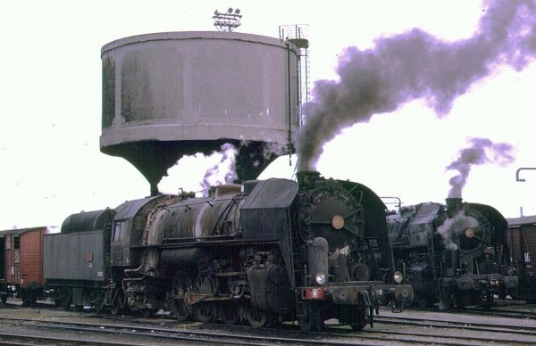 Anciens vhicules-moteurs dans leur vie de tous les jours (deuxime partie)