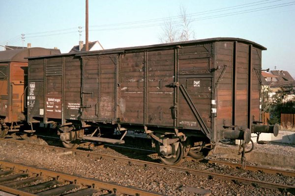 Anciens wagons dans leur vie de tous les jours (premire partie)