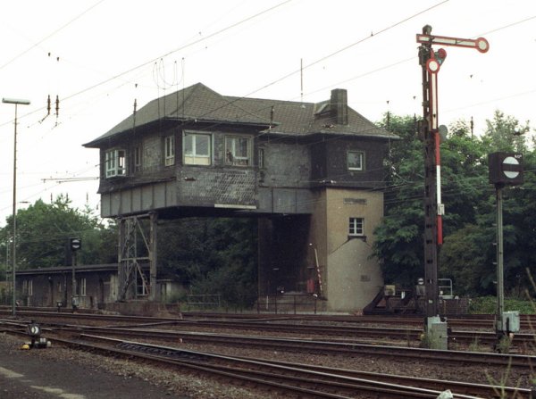 Encore quelques bouleversantes ambiances ferroviaires helvético-germaniques au niveau des signaux mécaniques !