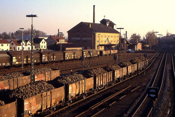 ... puis des postes d'aiguillages et de leurs divers appareils de commande, ainsi que d'autre signaux et ambiances irremplaçables !