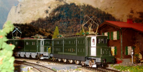 Enfin un couple d'Ae 4/7 vertes au "Chemin de Fer-Muse du Cabanon"