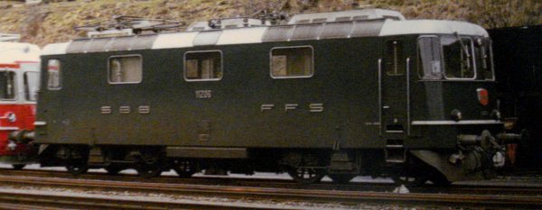 Les locomotives CFF HAG HO Re 4/4 II 11207 et 11107, ainsi que BLS Ae 4/4 II 261, redsigne par Re 4/4 161 - Premire partie (la ralit)