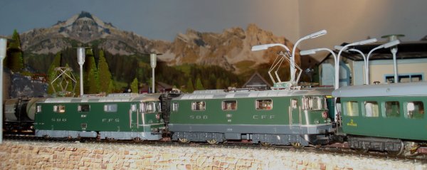 Les locomotives CFF HAG HO Re 4/4 II 11207 et 11107, ainsi que BLS Ae 4/4 II 261, redsigne par Re 4/4 161 - Premire partie (la ralit)