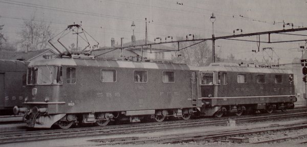 Les locomotives CFF HAG HO Re 4/4 II 11207 et 11107, ainsi que BLS Ae 4/4 II 261, redsigne par Re 4/4 161 - Premire partie (la ralit)