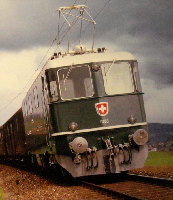 Les locomotives CFF HAG HO Re 4/4 II 11207 et 11107, ainsi que BLS Ae 4/4 II 261, redsigne par Re 4/4 161 - Premire partie (la ralit)