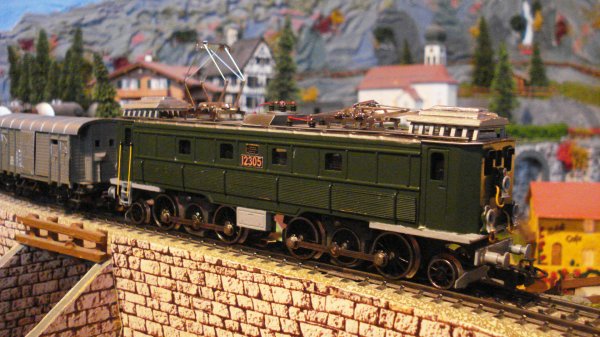 Les modles HO SWISSTOYS et SPENGLER de la locomotive Be 4/6 des CFF