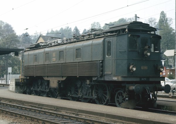 Les modles HO SWISSTOYS et SPENGLER de la locomotive Be 4/6 des CFF