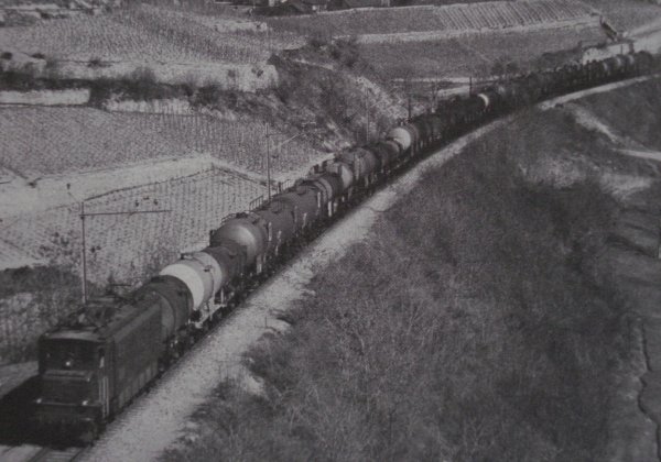 Deuxime partie: les trains de carburant, de ciment et de bois
