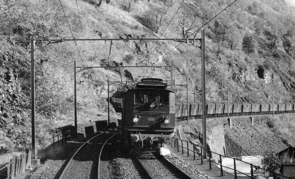 Troisime partie: les trains de denres alimentaires et de gravier/ballast