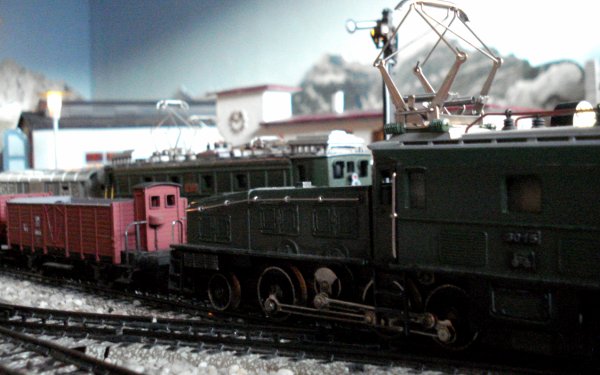 Encore quelques irremplaçables et bouleversantes ambiances ferroviaires du soir !