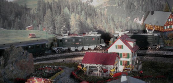 Encore quelques irremplaçables et bouleversantes ambiances ferroviaires du soir !