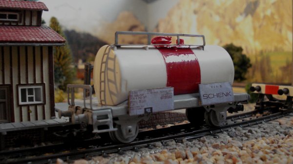 Une nouveaut semi-artisanale  l’chelle HO – Le wagon-citerne  vin SCHENK