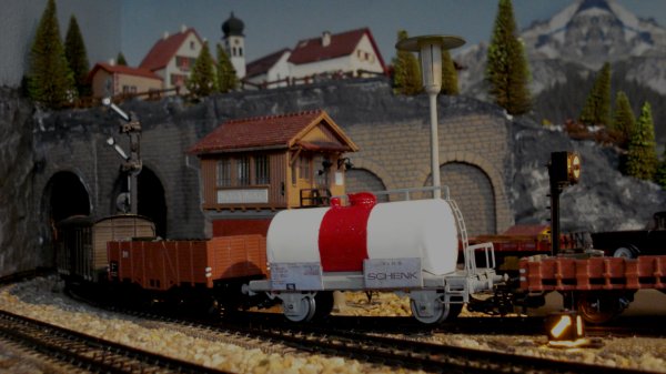 Une nouveaut semi-artisanale  l’chelle HO – Le wagon-citerne  vin SCHENK