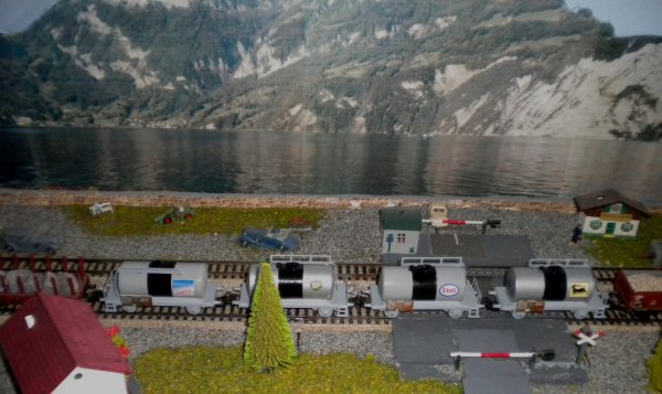 Les wagons-citernes  2 essieux   Heimatbahnhof/Gare d’attache St-Triphon 