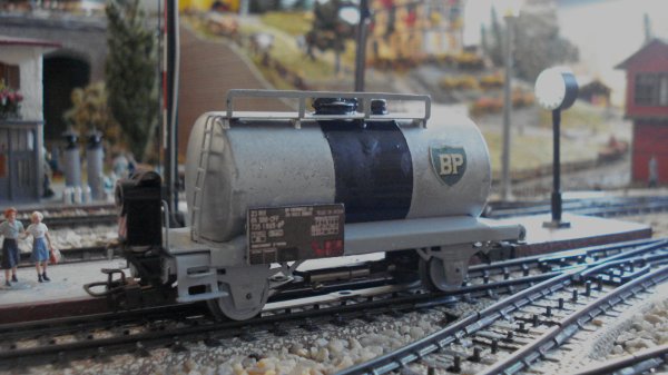 Les wagons-citernes  2 essieux   Heimatbahnhof/Gare d’attache St-Triphon 