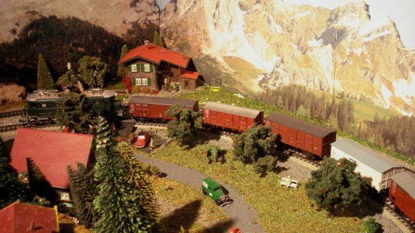 A dfaut de la ralit ferroviaire (bouleverse par des technologies dignes de la science-fiction), voici encore quelques merveilleuses ambiances du temps jadis, que dsormais seul le modlisme est encore en mesure de nous offrir !