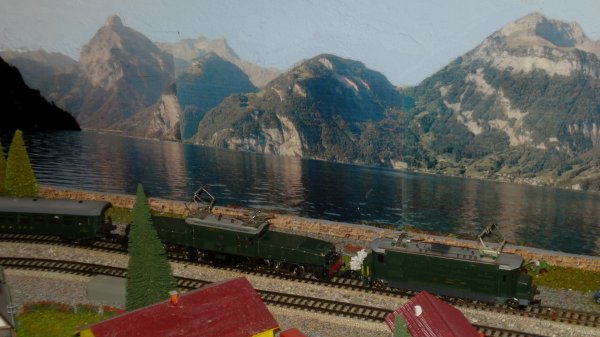 A dfaut de la ralit ferroviaire (bouleverse par des technologies dignes de la science-fiction), voici encore quelques merveilleuses ambiances du temps jadis, que dsormais seul le modlisme est encore en mesure de nous offrir !