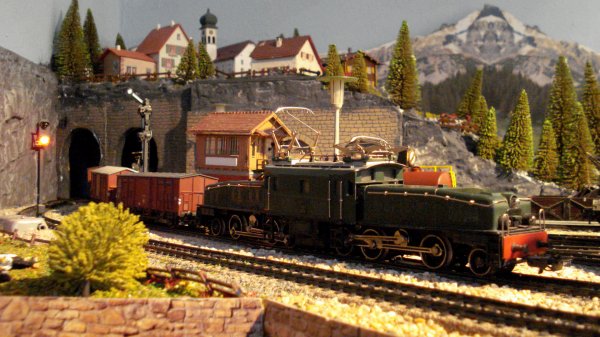 A dfaut de la ralit ferroviaire (bouleverse par des technologies dignes de la science-fiction), voici encore quelques merveilleuses ambiances du temps jadis, que dsormais seul le modlisme est encore en mesure de nous offrir !