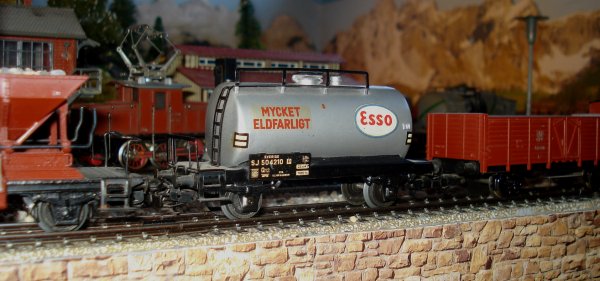 Naissance du  petit dernier , le wagon-citerne ASEOL, destin au transport exclusif de lubrifiant