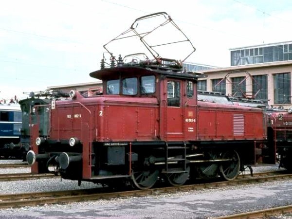 Deux petites locomotives lectriques MAERKLIN  ne pas sous-estimer