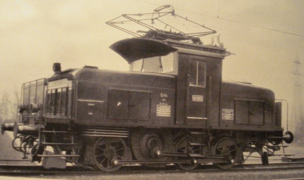 Deux petites locomotives lectriques MAERKLIN  ne pas sous-estimer