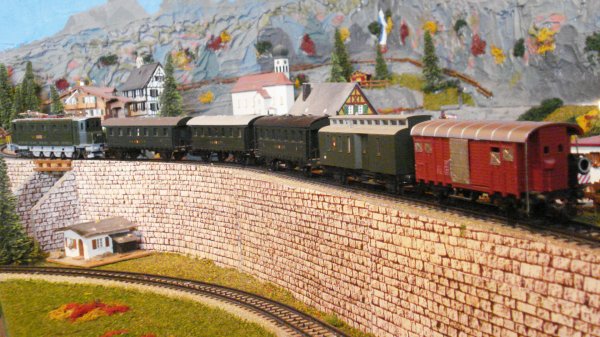 Signalisation ferroviaire suisse authentique – Appplication du "Feu de fin de convoi" de MAERKLIN (No de catalogue 484/33, puis 7079)